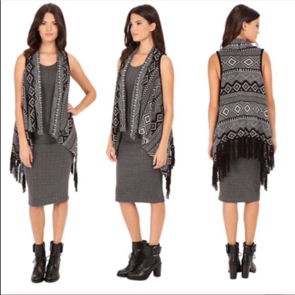 Jack by BB Dakota tasseled open tunic tribal print sweater vest